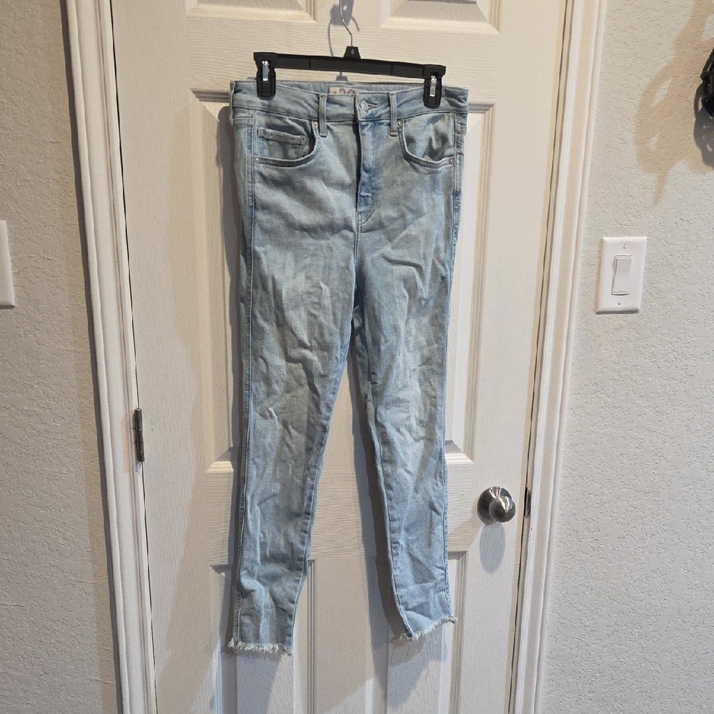 Free People Light Blue Raw Hem Jeans Sz 29